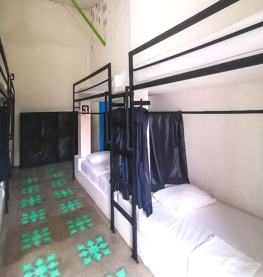 Media Luna Hostel Cartagena Buitenkant foto