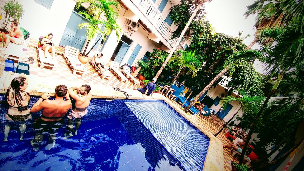 Media Luna Hostel Cartagena Buitenkant foto