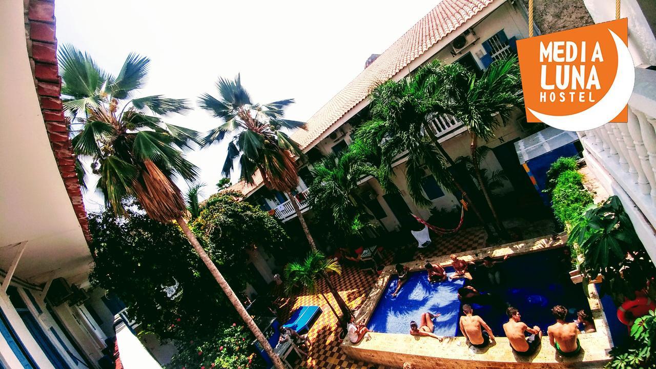 Media Luna Hostel Cartagena Buitenkant foto